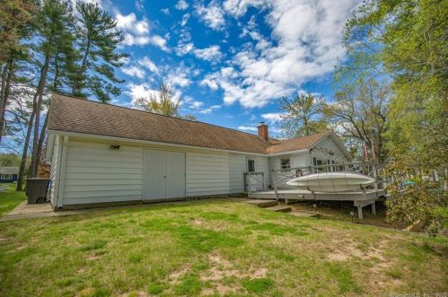 147 Cottage Rd, Enfield CT 06082-2209 exterior