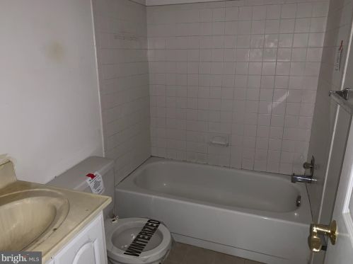 2004 Aventurine Way, Silver Spring MD 20904-5253 exterior