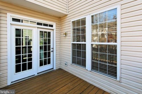 4999 Murtha St, Alexandria VA 22304-8612 exterior