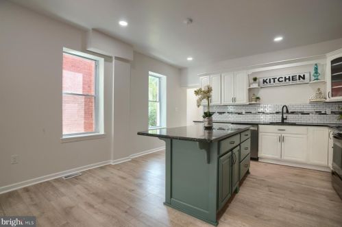 330 Oak St, Pottstown PA  19464-5357 exterior