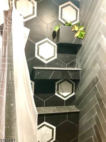 5 Bucknell Trl, Hopatcong NJ  07843-1760 exterior