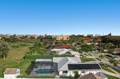 441 53rd St, Boca Raton FL  33487-3750 exterior