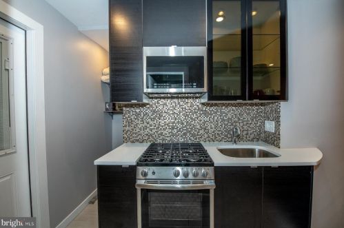 605 20 St, Philadelphia PA 19140-1005 exterior