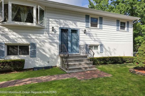 2 Berkshire Ct, Jackson Twp NJ 08527-2409 exterior