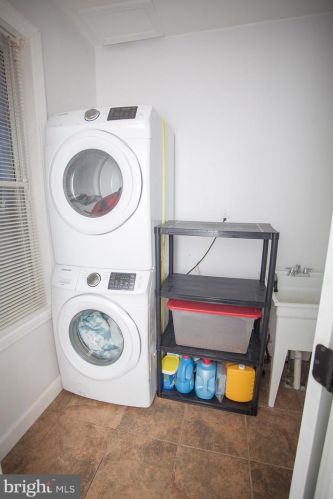 26 Ridgeway Ave, Manor PA 19036-1923 exterior