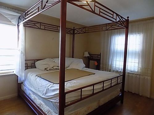 488 Ruddiman Dr, Meskegon MI 49445-3041 exterior