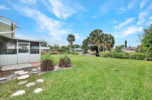 2285 41 Ter, Naples FL 34116-6517 exterior