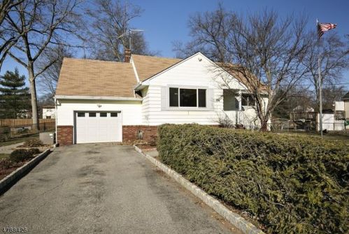 74 Poplar St, Bridgewater, NJ 08807-2721