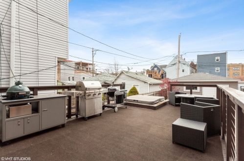 1939 Monticello Ave, Chicago IL 60647-2312 exterior