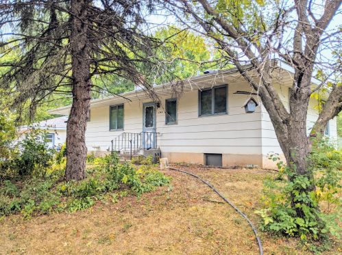 1747 Desoto St, Saint Paul, MN 55117-2405