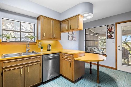 8409 Adirondack Trl, Austin TX 78759-7935 exterior