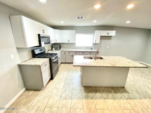 1829 37 Dr, Phoenix AZ 85029-1109 exterior