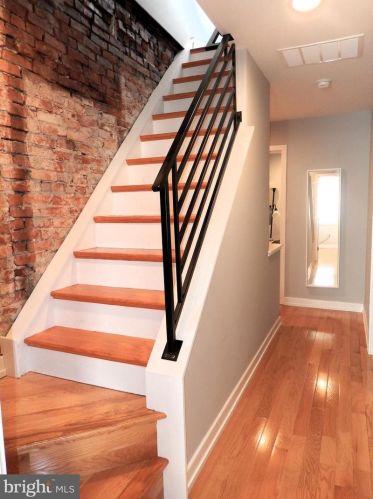 2423 Iseminger St, Philadelphia PA  19148-3517 exterior