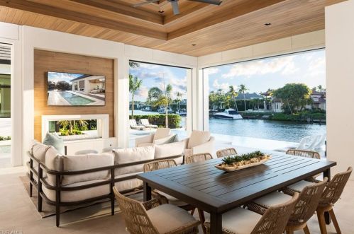 3240 Gin Ln, Naples FL 34102-7814 exterior