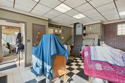 937 Leonard St, Grand Rapids MI 49534-0011 exterior