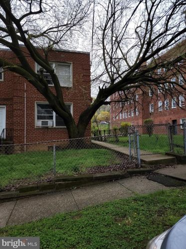 408 Chaplin St, Washington DC 20019-4262 exterior