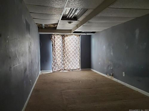 233 Derby Ave, Derby CT 06418-2077 exterior