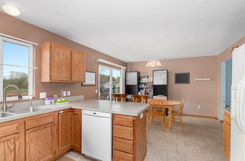 285 Settlers Pass, Cedar Springs MI 49319-8132 exterior