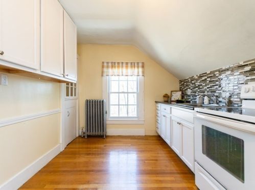 6 Edgehill Rd, Woburn MA 01801-5015 exterior