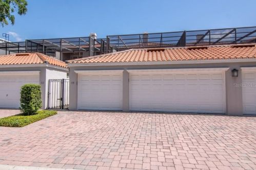 4949 Bayshore Blvd, Tampa FL 33611-3851 exterior