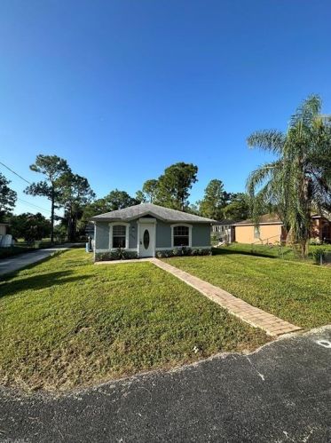 2370 31 Ave, Naples FL 34120-0442 exterior