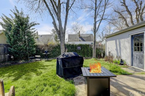 195 Austin Ave, Old Bridge NJ  08857-1164 exterior