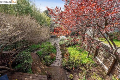 2122 Sacramento St, Berkeley CA 94702-1905 exterior