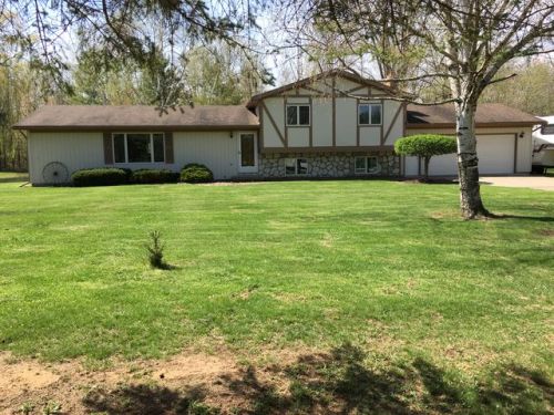 3467 Pebble Creek Dr, Vassar, MI 48768-9529