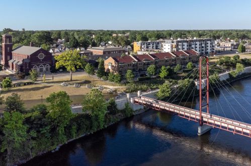 221 Mishawaka Ave, Mishawaka IN 46545-6015 exterior