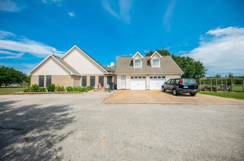 6303 Sprigg, Fulshear TX 77441-6305 exterior