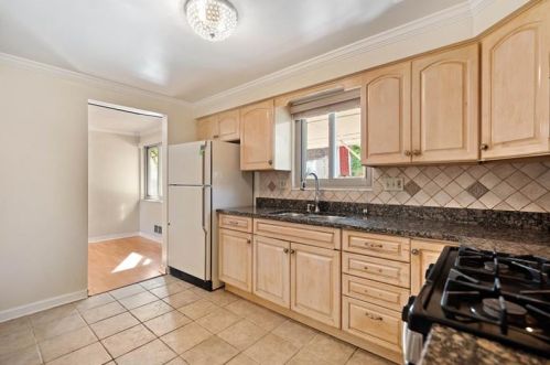 5034 Leona Dr, Pittsburgh PA 15227-3622 exterior