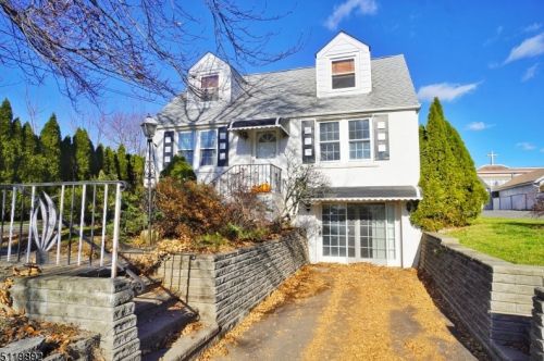 80 Howard St, Perth Amboy NJ 08861-1525 exterior