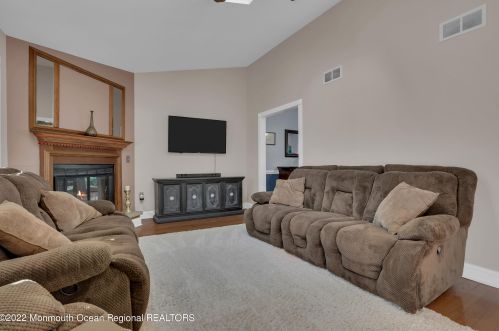 984 Woodlane Rd, Jackson Twp NJ 08527-1556 exterior