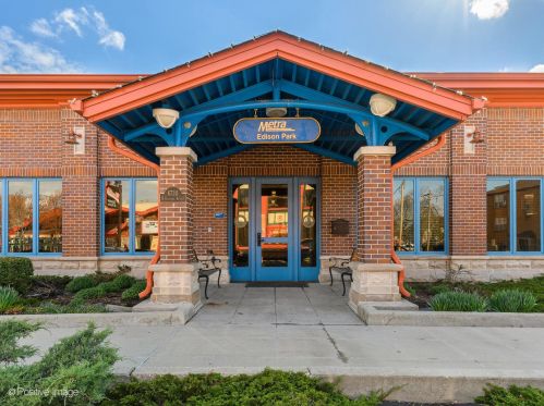 6699 Olmsted Ave, Chicago IL 60631-1385 exterior