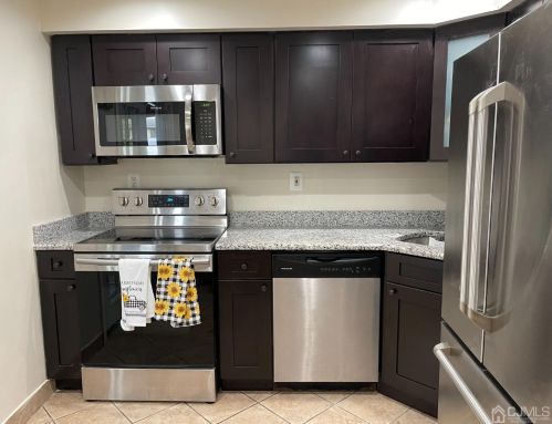 757 Shannon Ave, Perth Amboy NJ 08861-1630 exterior