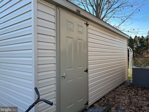 2873 Southwick Dr, Lancaster PA 17601-3552 exterior