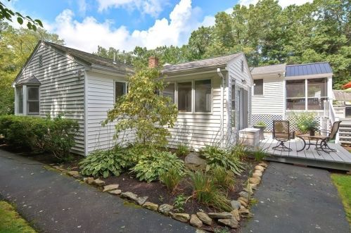 69 Lincoln Rd, Sutton MA 01590-3715 exterior