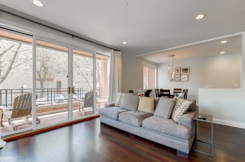 1952 Honore St, Chicago IL  60622-1043 exterior