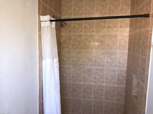 5449 Hunter Blvd, Naples FL 34116-5565 exterior