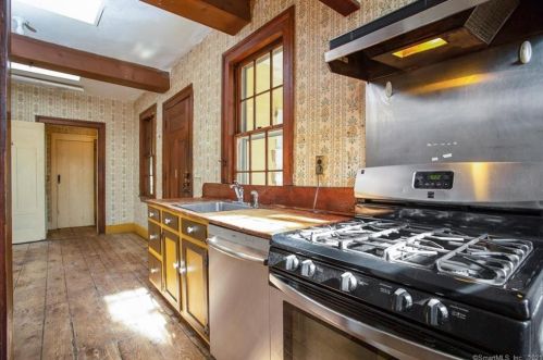 26 France St, Norwalk CT 06851-3818 exterior