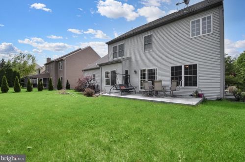 2471 Raleigh Rd, Hummelstown PA 17036-7078 exterior