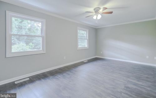 8901 Linton Ln, Alexandria VA 22308-2438 exterior