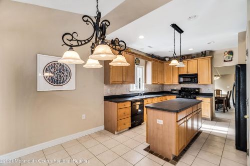 25 Cypress Pt Ln, Jackson Twp NJ 08527-4016 exterior