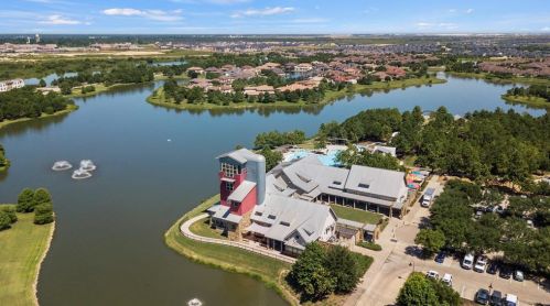 28203 Sundown Shr Ct, Fulshear TX 77441-2037 exterior