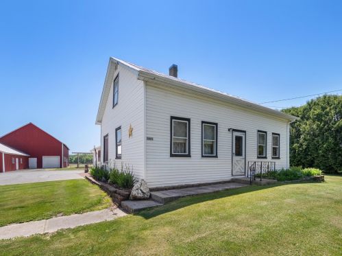 3604 Silver Creek Rd, Manitowoc, WI 54220-8832