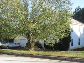 709 Deshon Creek Dr, Lithonia GA  30058-2930 exterior