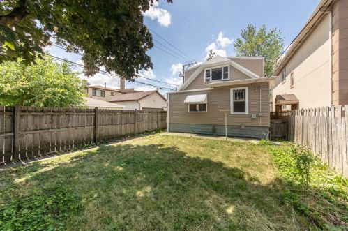 4815 Moody Ave, Chicago IL 60630-2909 exterior