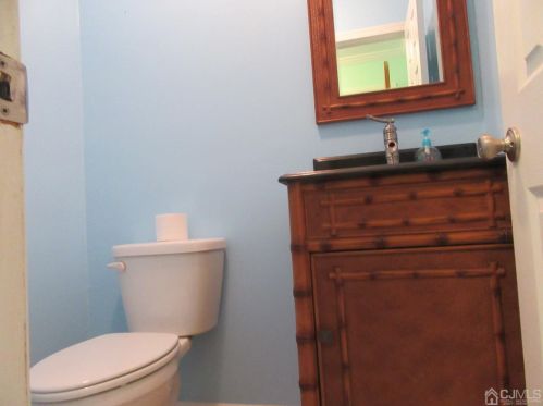 93 Pendleton Pl, Old Bridge, NJ 08857-2885