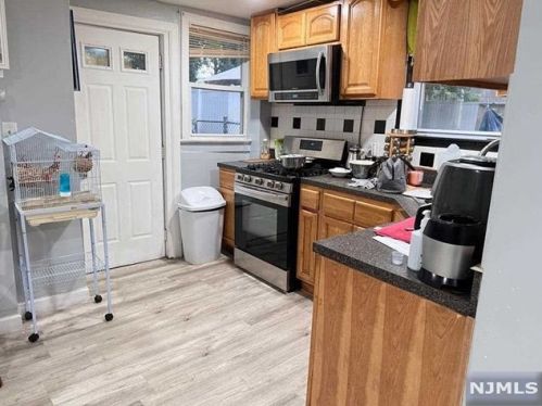 87 Burgess Pl, Passaic Park NJ  07055-8607 exterior