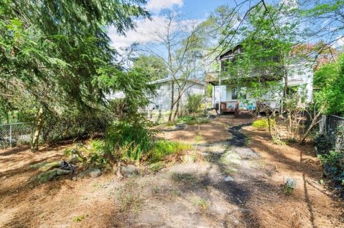 2122 Belvedere Dr, Atlanta GA  30318-1704 exterior